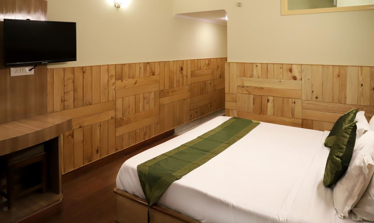 Oyo 22075 Hotel Bali Palace Katra  Eksteriør billede