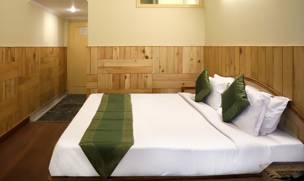 Oyo 22075 Hotel Bali Palace Katra  Eksteriør billede