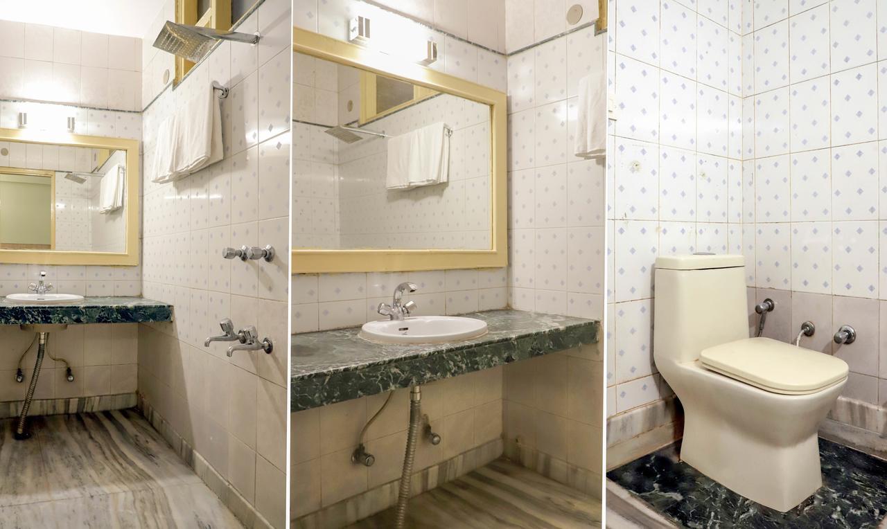 Oyo 22075 Hotel Bali Palace Katra  Eksteriør billede