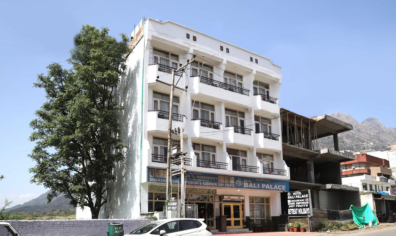 Oyo 22075 Hotel Bali Palace Katra  Eksteriør billede
