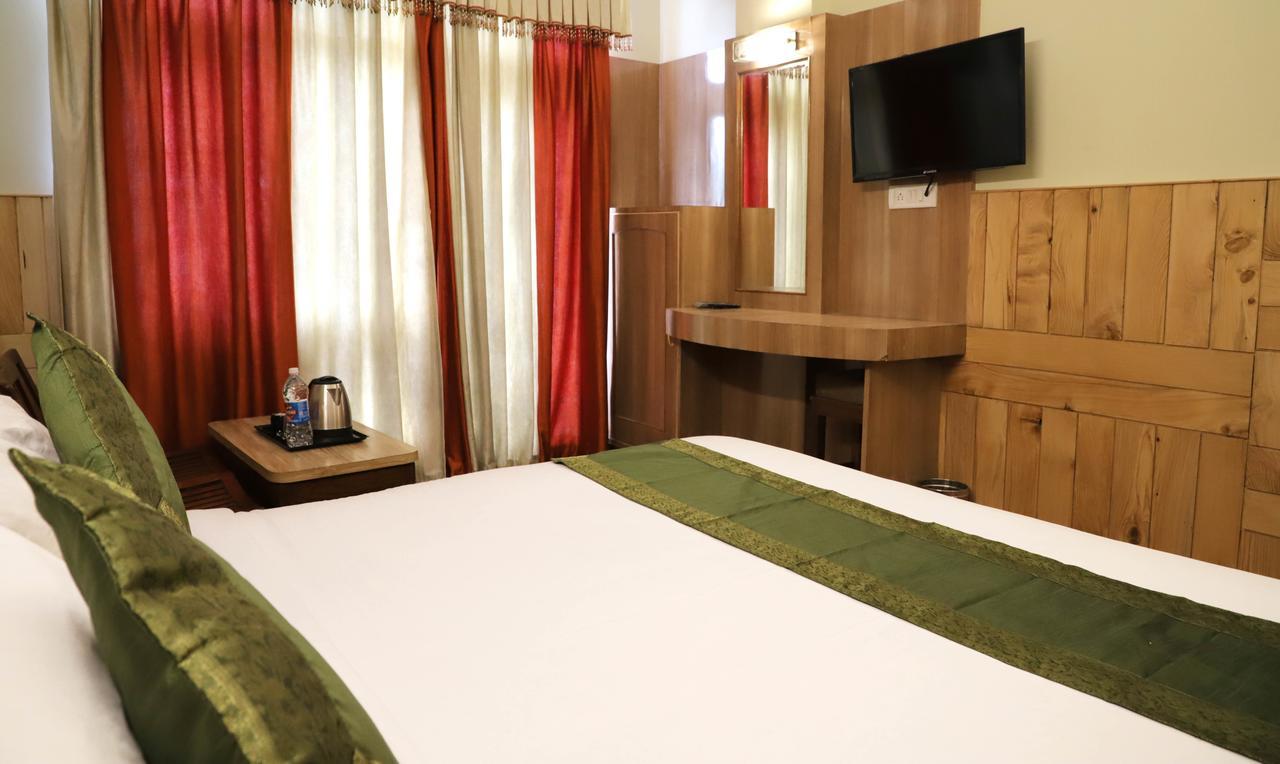Oyo 22075 Hotel Bali Palace Katra  Eksteriør billede