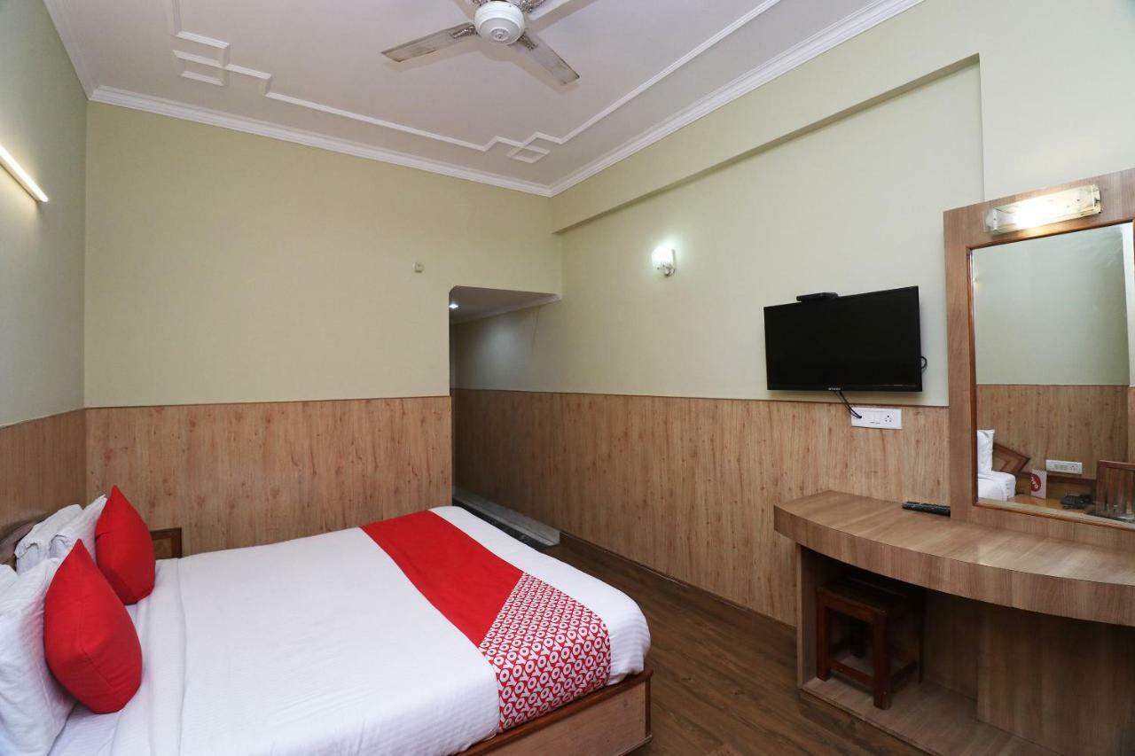 Oyo 22075 Hotel Bali Palace Katra  Eksteriør billede